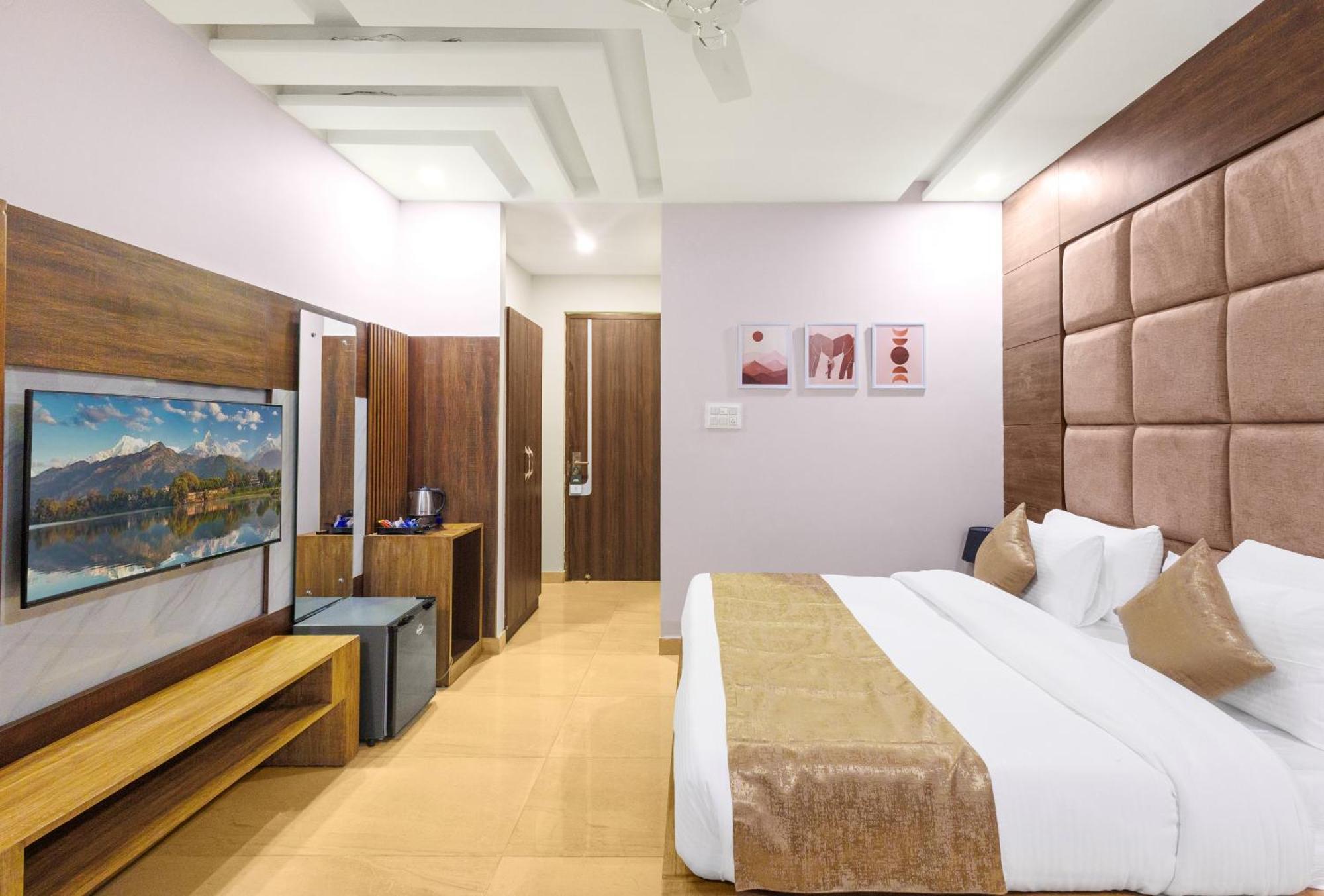 Stone Wood Hotel, Rishīkesh Esterno foto