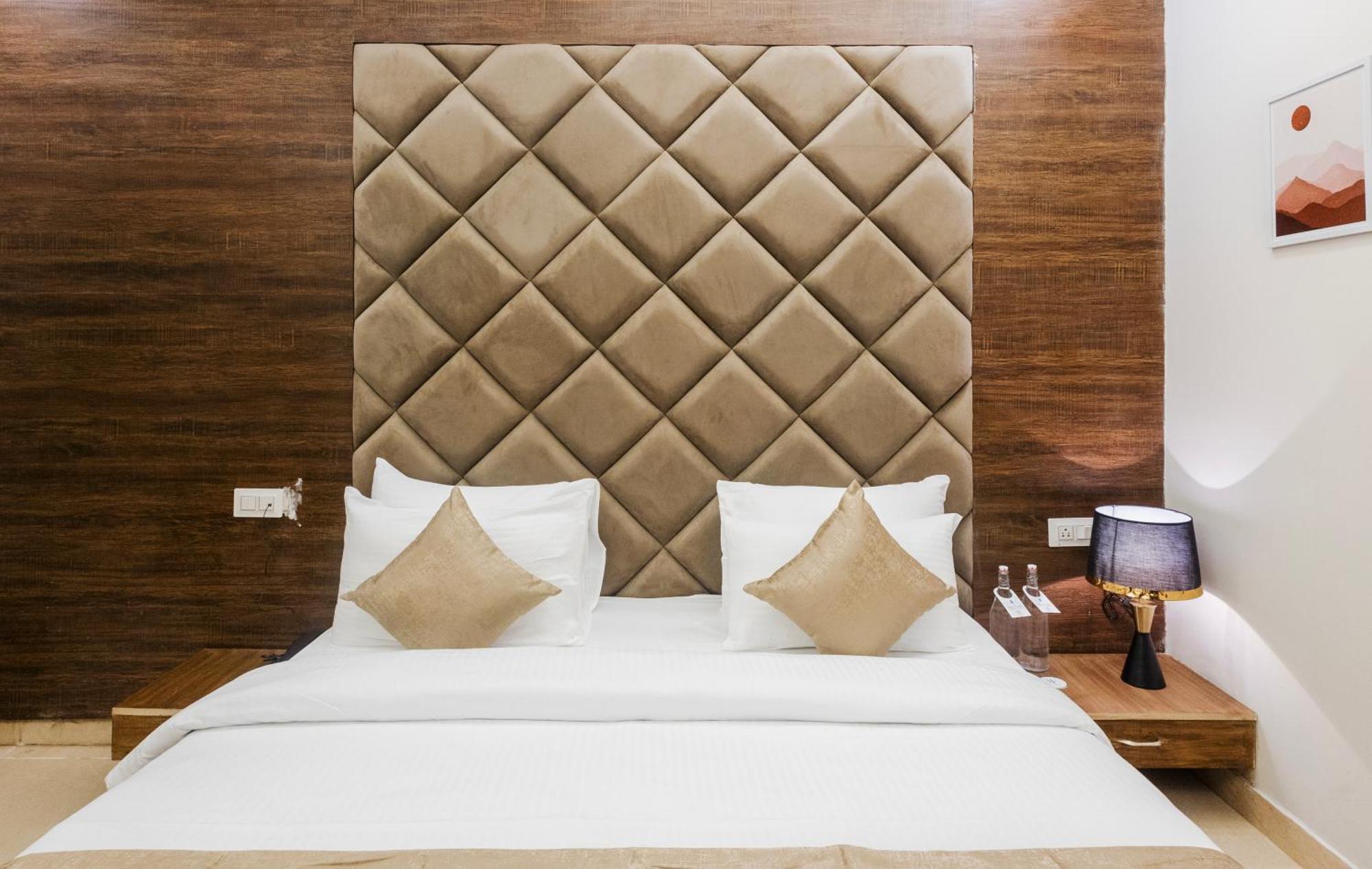 Stone Wood Hotel, Rishīkesh Esterno foto