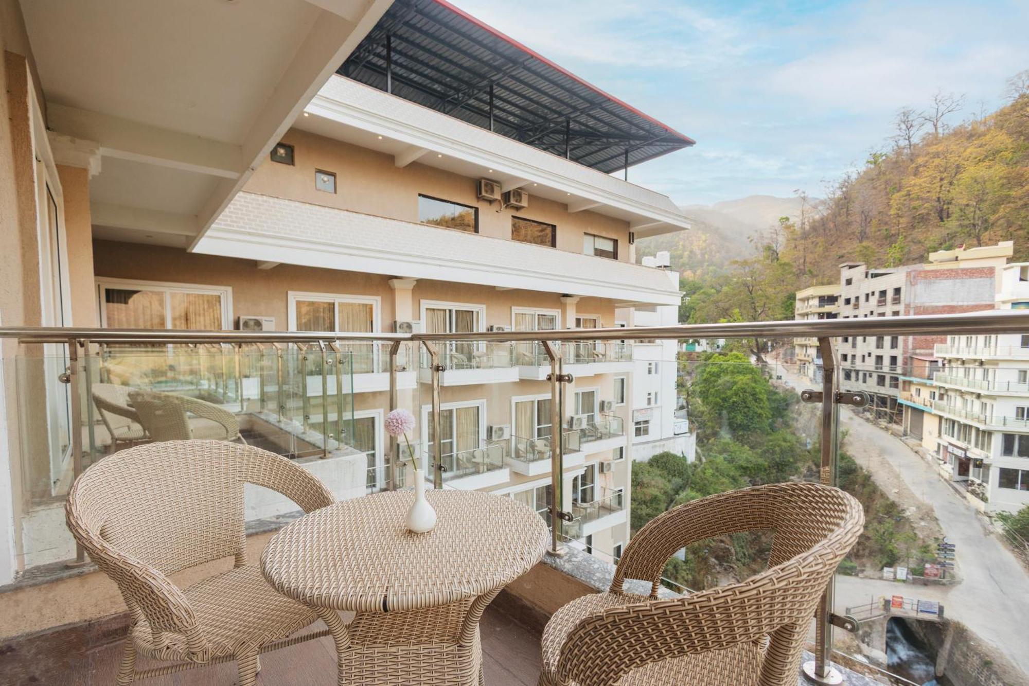 Stone Wood Hotel, Rishīkesh Esterno foto